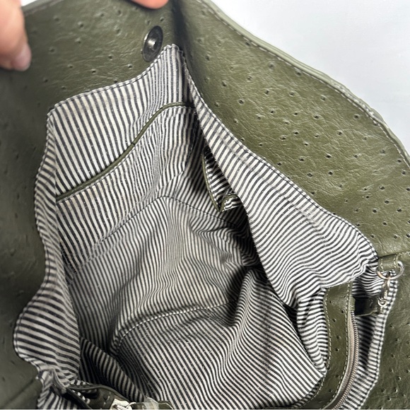 LouenHide tote bag vegan leather ostrich texture roomy carryall with pouch green - Picture 7 of 16